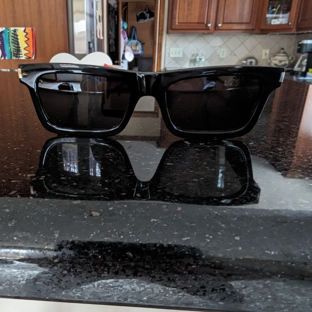 Saint Laurent Betty black sunglasses